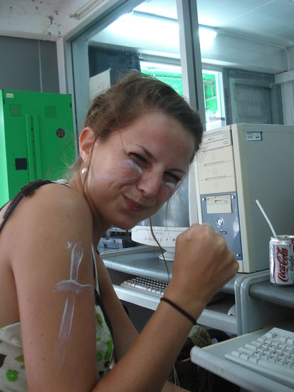 auf Kriegsfuss mit den Internetcafes auf Ko Phangang, die 'leichte' Schwierigkeiten mit dem download unserer Bilder haben...nach dem 4.Internetcafe haben wir es bleiben lassen...