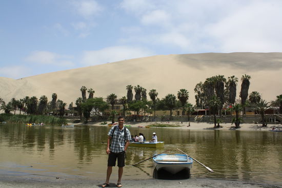 vor dem riesen sandberg befand sich unser hostel