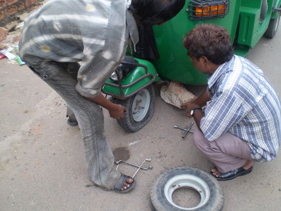 links der mechaniker, rechts KK der fahrer.