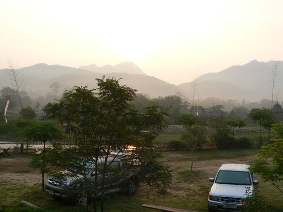 Blick von unserer Terrasse zum Sonnenaufgang...