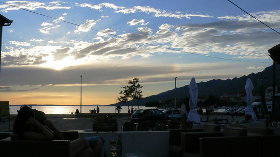 Ort Starigrad, die kleine Promenade.