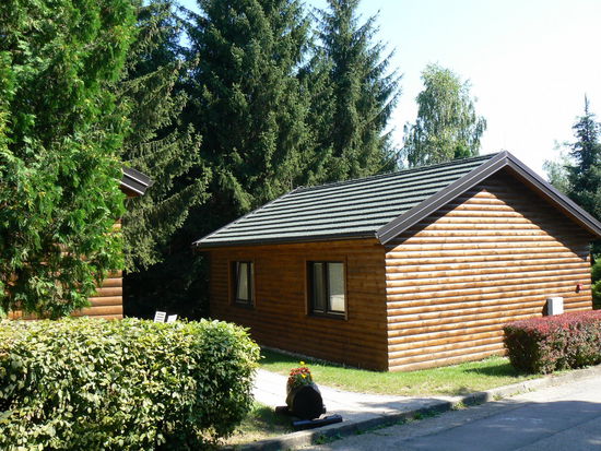 Wer nachts im Zelt nicht frieren möchte der kann sich auch einen dieser Bungalows mieten. Nachts wird es recht frisch in dieser Region, gefühlte 10 Grad.