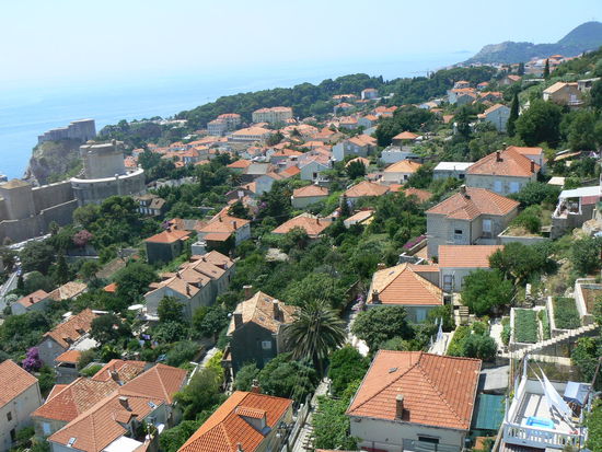 Vorort Pile aus der Seilbahn fotografiert.