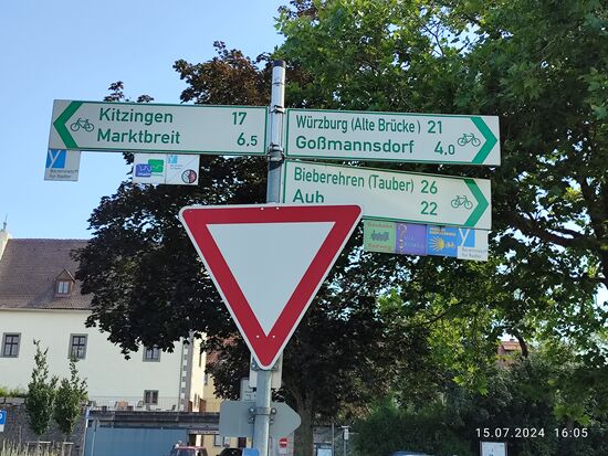 Rechts geht's weiter.