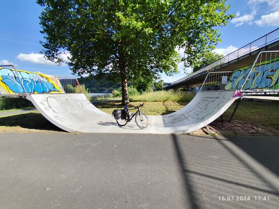 Kleine Einlage gefällig?
Hab's vorsichtshalber bleiben lassen.