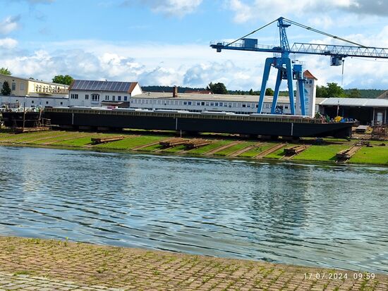 Bis 2024 wurden in der Werft bereits 1.178 Schiffe bis zu einer max. Länge von 135 m gebaut.
Die Schiffe werden entweder gekauft und in der Werft komplett ausgebaut oder bereits von Anfang an in der Werft geplant und gebaut. 
Die Werft umfasst eine Gesamtfläche von 50.000 m².