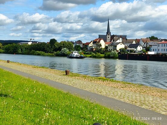 Der an die Werft anschließende Ort Erlenbach.