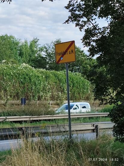 Ab Ortsende Frankfurt gab es zwar leider wieder mal eine Umleitung weg vom Mainradweg in Richtung Kelsterbach, aber das war auf die wenigen Kilometer Fahrstrecke nicht gerade maßgeblich.