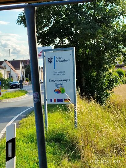 Übrigens: die gestrigen Vorsätze "keine 100 km am Tag mehr" waren schon lange vergessen, da angenehmstes Wetter mit nur teils spärlichen Gegenwind bestand.
Die Tachodaten dann am Anfang des morgigen 4. und letzten Fahrtags.