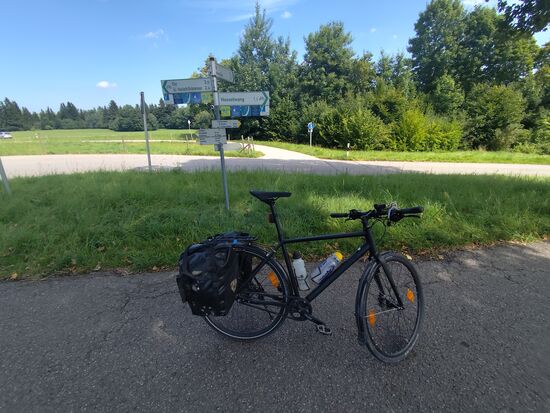 Der Abzweig gegenüber.