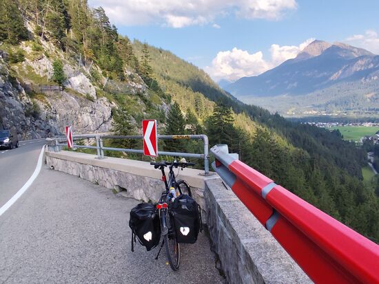Blick vom Gaichtpass hinunter ins Lechtal.