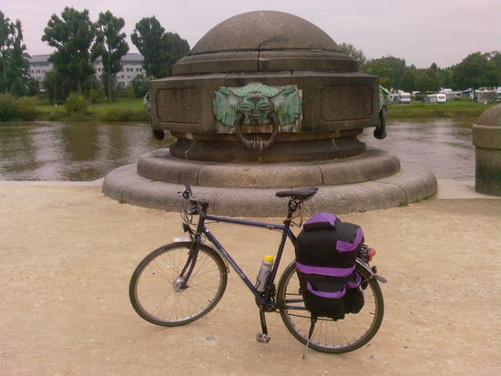 Immer noch am Deutschen Eck mit Mosel und Camping-Platz im Hintergrund