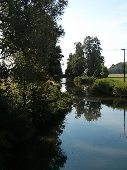 Nochmal Spiegeleien auf der Wörnitz vom selben Punkt aus in südliche Richtung.