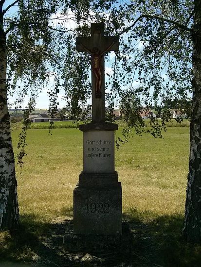 Da bleibt leider oft nur noch die Hoffnung in Form der Kreuzesinschrift.