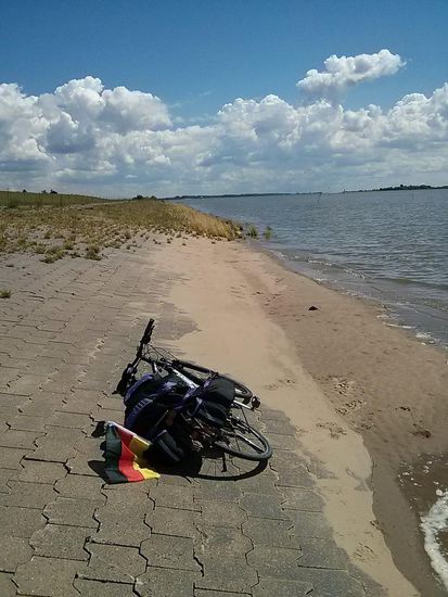 Kleine Pause an einem kleinen Stück Elbsandstrand