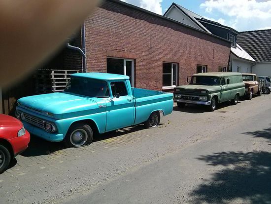 Alteisen vor der Restaurierung etwas abseits vom Deich