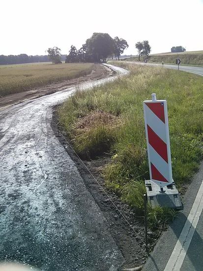 Der neue Radl-Highway südlich von Bergen war zwar weder fertig noch freigegeben, aber die Oberfläche war schon asphaltiert - also runter von der Straße, wenn auch nur für ca. 2 km