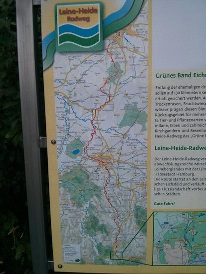 Stelle gerade fest, daß ich mich (in meinem Fall) lt. Aushängetafel so ziemlich am Endpunkt des 410 km langen Leine-Heide-Radwegs befinde, der die Leinequellen im thüringischen Eichsfeld mit der Hansestadt Hamburg (mir irgendwie bekannt) auf einer Länge von 410 km verbindet. Bin zwar allergrößtenteils viel östlicher gefahren, aber die Länge ab Hamburg gesehen, könnte in etwa vergleichbar sein.