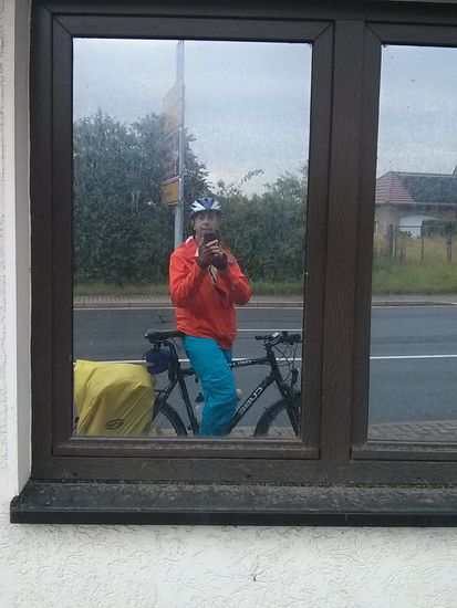 Spieglein, Spieglein an der Wand - äääh "im Fenster". Und bitte lächeln.