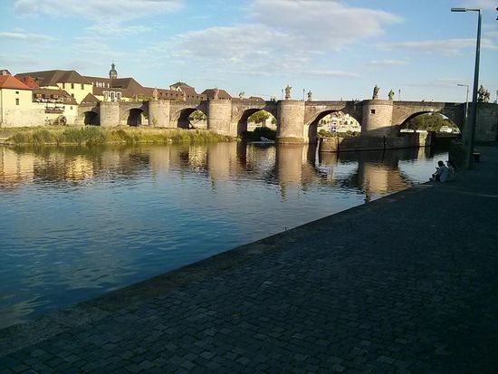 Die Alte Mainbrücke in Würzburg