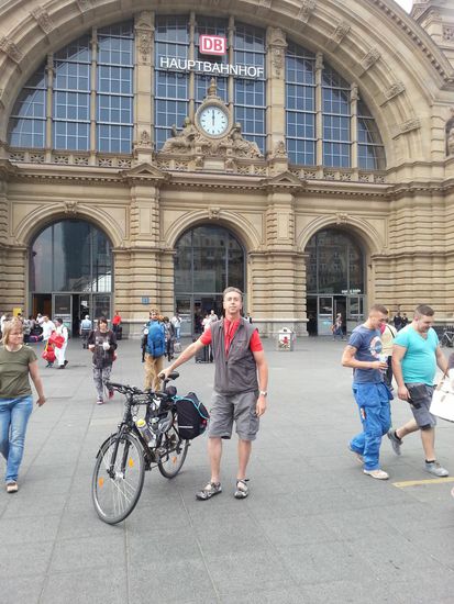 Auf geht's am Hauptbahnhof Frankfurt/Main !