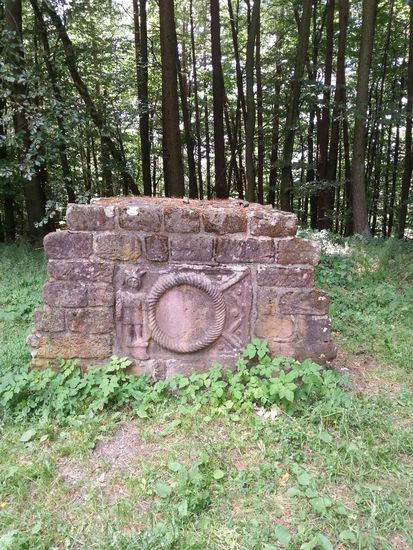 Am Beginn des 6 km langen Gefälles nach Kailbach nochmals ein römisches Überbleibsel vom Kleinkastell Zwing.