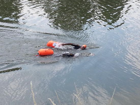 Nach 15 Tagen und fast 300 km den Neckar entlangkraulend haben die beiden, wie ich gerade im Internet recherchiere, die Neckarmündung in den Rhein bei Mannheim erreicht. GRATULATION und einen RIESEN RESPEKT !!!!!