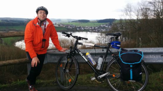 Am Aussichtspunkt über dem Schalkenmehrener Maar