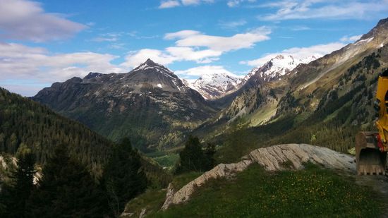 Blick vom Malojapass in Richtung Westen. Die Berge (auch auf den folgenden Bildern) sind alles gestandene 3000er.