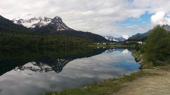 Blick zurück am Silser See in Richtung Maloja