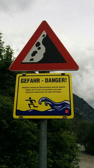 Steinschlag und "die perfekte Welle"