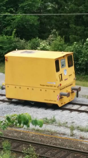 Ein Rangier-Roboter vom Kieswerk Starkenbach bei Schönwies - ulkiges Gefährt !