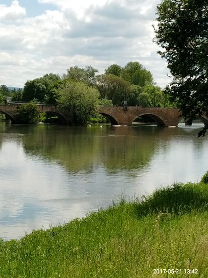 Die von 1600 - 1602 erbaute, denkmalgeschützte Ulrichsbrücke zwischen Köngen und Wendlingen.