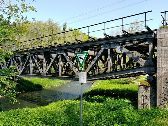 Stahlfachwerkbrücke der Eisenbahnstrecke Stuttgart - Singen über den Neckar