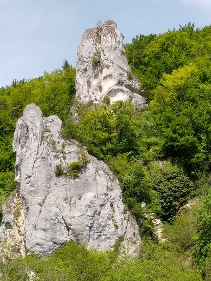 Wieder mal eine der vielen auffälligen Felsformationen im Oberen Donautal.