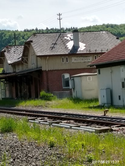 Der historisch anmutende Bahnhof von Inzigkofen, vergleichbar mit dem "Wilden Westen" bei Eyach, Nähe Horb am Neckar vom ersten Tourtag.