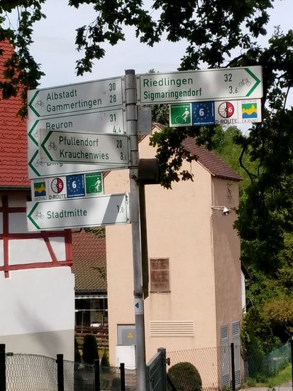 Nach rechts geht's weiter und jetzt lt. Fotozeit 16:17 Uhr wird Riedlingen als Tagesziel anvisiert, wieder mal ohne Vor- bzw. Unterwegsbuchung.