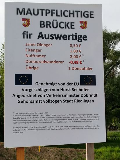 Zum Kleingedruckten: Das Begrüßungsgeld in Höhe von 0,48 € bekam ich nicht, da das Rathaus nicht mehr geöffnet hatte und ich auch mein makelloses polizeiliches Führungszeugnis nicht auf Radreisen mitgenommen hatte 