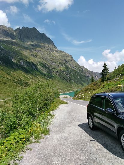 Nochmals ein Stück Vermunt-Stausee von einer Parkbucht oberhalb.