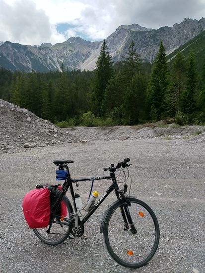 An einer Steinbruchhalde nicht mehr weit vom Fernpaß entfernt.