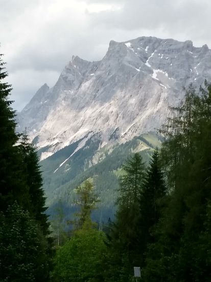Zugspitzmassiv vergrößert.
