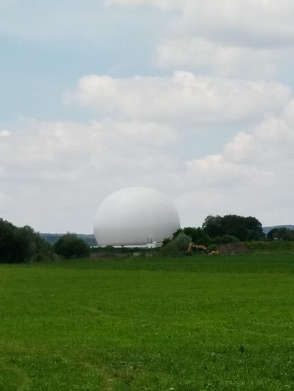 Besonders interessant ist das technische Denkmal "Antenne 1", die sich in einer Traglufthalle, dem sogenannten Radom befindet.
Diese Antenne ist offiziell nicht mehr in Betrieb, soll aber zukünftig wieder aktiviert werden.