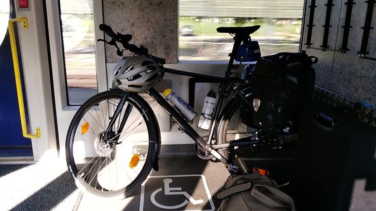 Nach dem ersten Umstieg in Holzkirchen geht es mit dem BOB-Zug in Richtung München Hbf...