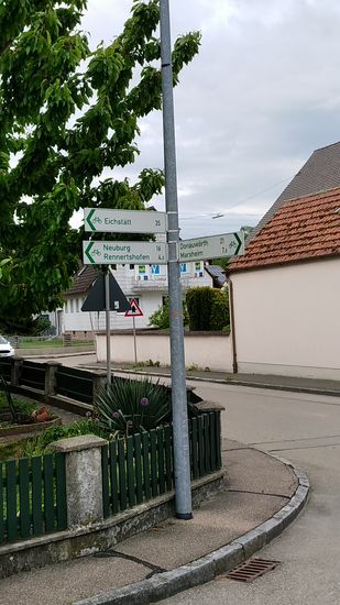 Kurz vor Eintreffen an der Privatpension Seefried in Bertoldsheim, die ich bestens weiterempfehlen kann, noch eine kurze Positionsbestimmung und dann war der passende Hunger zur Einkehr vorhanden.