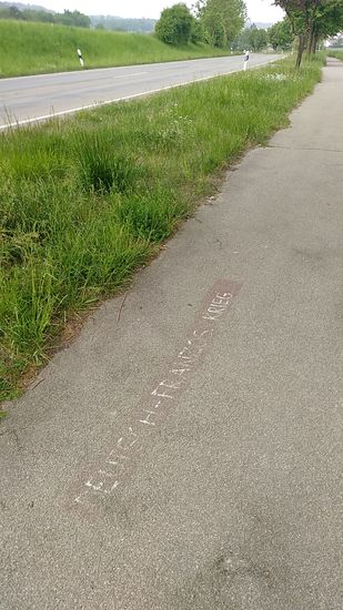 ... , sowie an den Deutsch-Französischen Krieg erinnert.