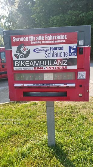 Aber in Bezug auf "Schwerter zu Pflugscharen" (ohne daß ich jetzt zu sehr politisch-pazifistisch werden will), möchte ich nur noch anfügen:
"Zigarettenautomaten zu Fahrradschlauchspendern".