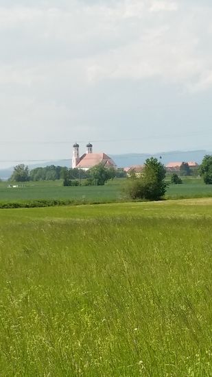 Kloster Oberalteich, ein ehemaliges Benediktinerkloster wurde um 1100 gegründet. Bedingt durch die Säkularisation wurde es aufgelöst und die Klostergebäude veräußert