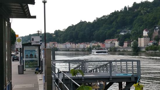Ein letzter Blick ein Stück donauaufwärts, da mich meine folgende Rückfahrt mit der Bahn nach Hause über eine Strecke abseits der Donau führte.