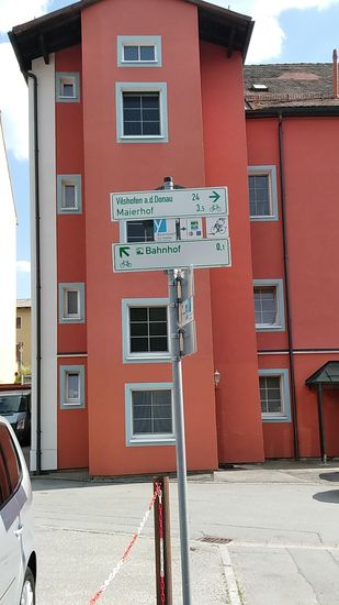 Noch 100 m zum Bahnhof.