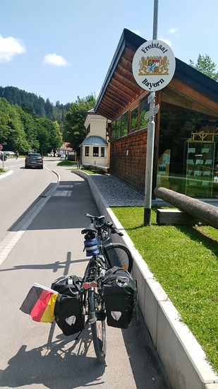 Gerade noch in Tirol, ...